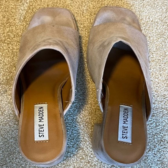 Steve Madden tan suede heeled sandal - Picture 3 of 3